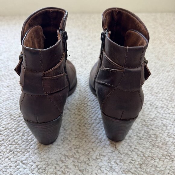 B.O.C. Womens Shea Brown Distressed Ankle Booties Shoes Size 9 - Picture 4 of 9